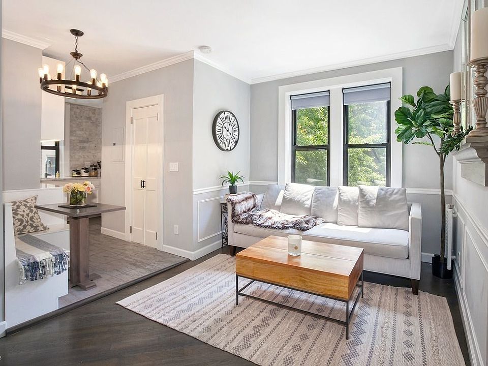 1st image of 137 W 12th St #Ii
