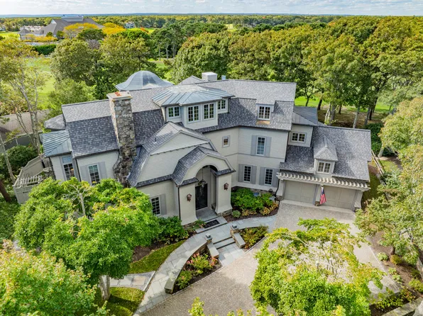 41 Shore Drive W., Mashpee, MA 02649
