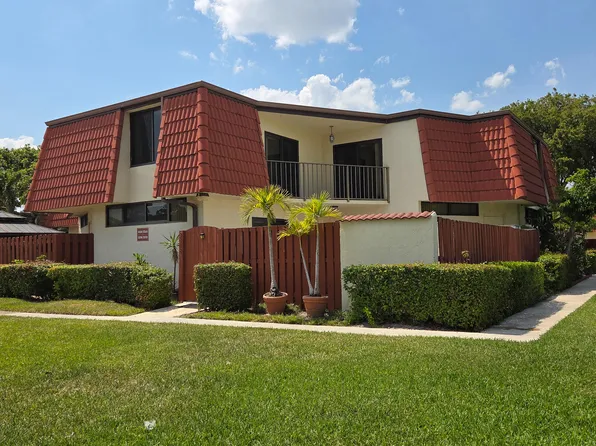 3888 Victoria Dr, West Palm Beach, FL 33406