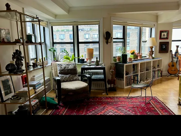 311 East 50th Street image 1 of 8