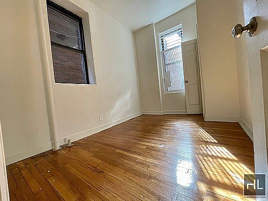 4th image of 104 W 83rd St #1F