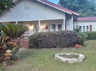 5382 10th St, Malone, FL 32445