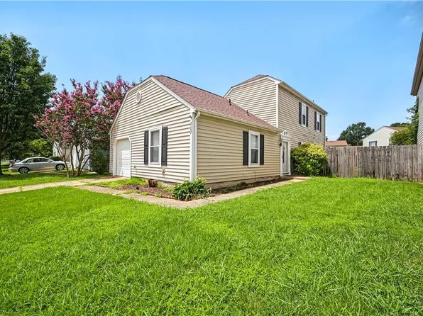 827 Chimney Hill Pkwy, Virginia Beach, VA 23462