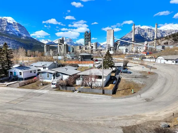 23 E Mount Allen Dr, Bighorn No. 8, AB T0L 2C0
