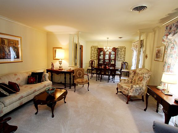 4th image of 617 Ashbourne Dr