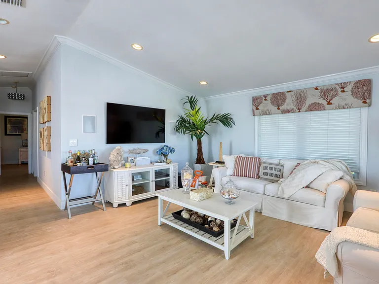 214 Aberdeen Ct — Photo 35