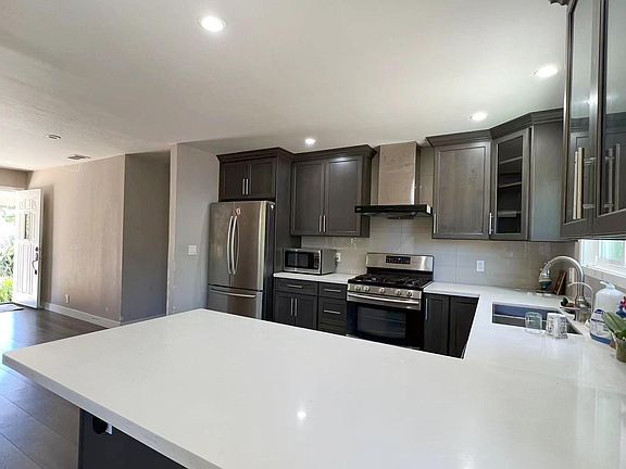 5th image of 4449 Tilbury Dr