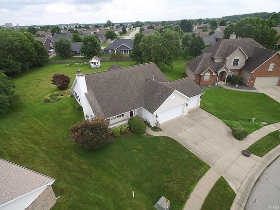 3rd image of 62 Canyon Creek Cir