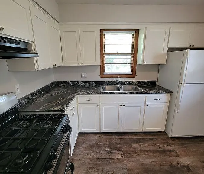 5846 Washburn Ave S #UPPER — Photo 2
