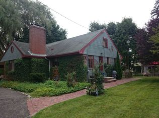 4 Kingsland Rd, West Roxbury, MA 02132