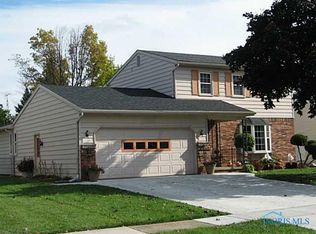 57 W Springwood Dr, Oregon, OH 43616