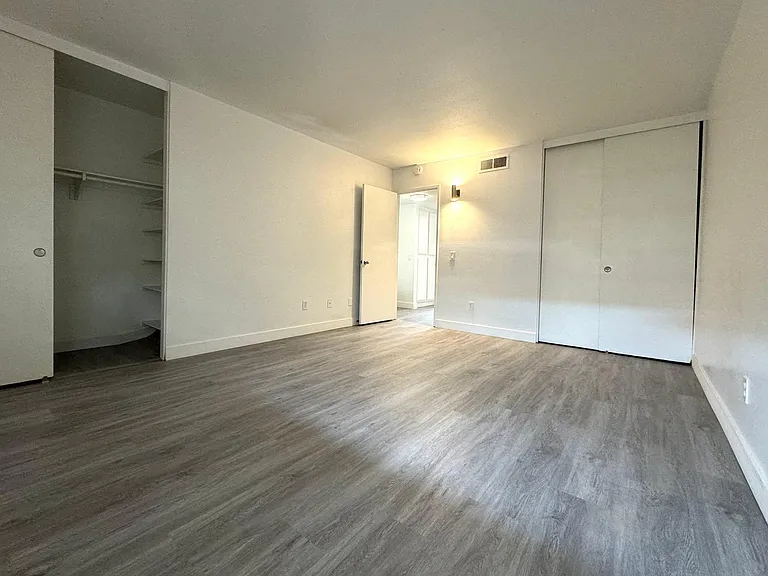 12176 Carnation Ln — Photo 8