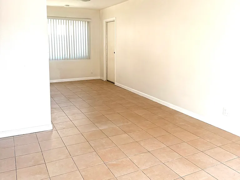 20907 Arline Ave — Photo 3