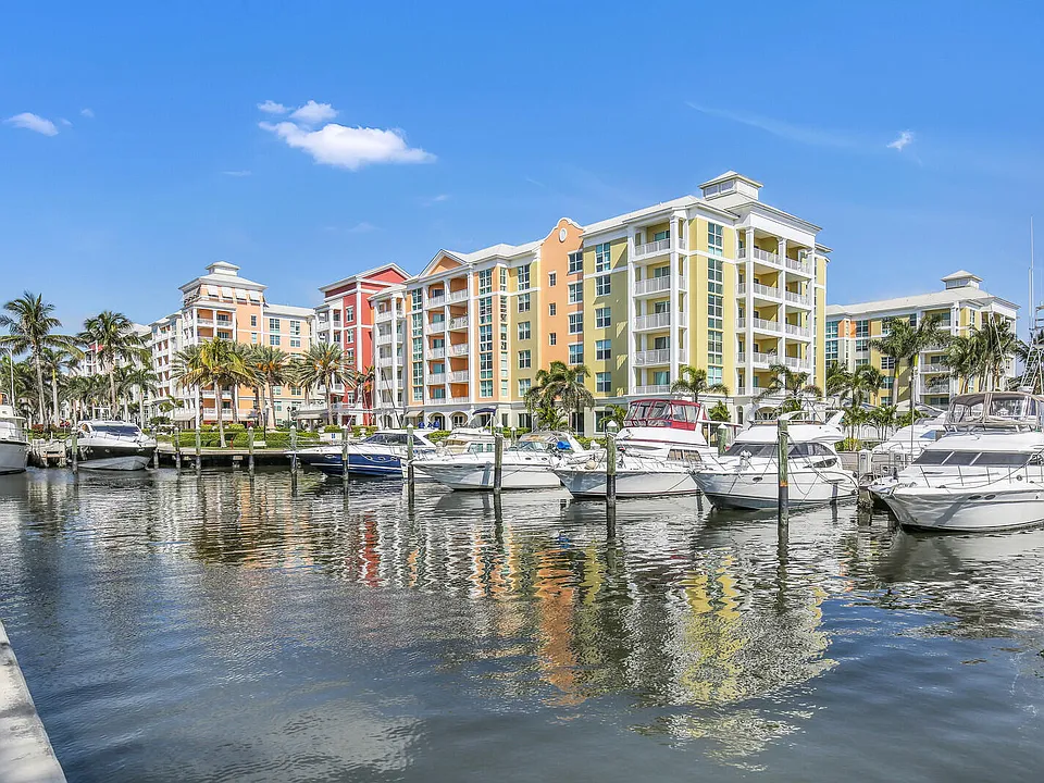 804 E Windward Way #211