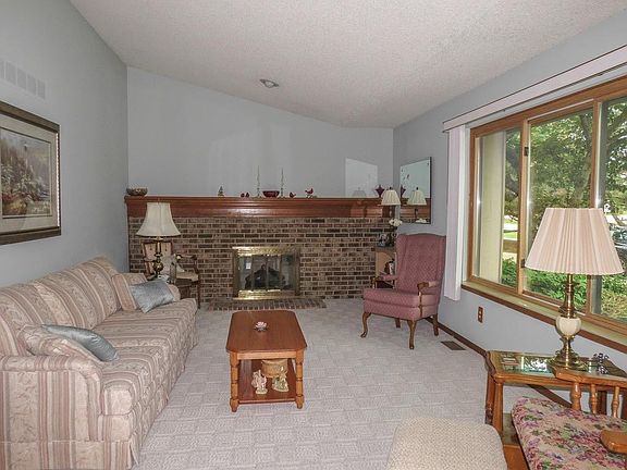4th image of 37564 N Laurel Park Dr