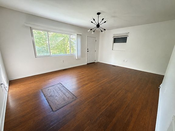 4th image of 3708 E Shelbiana Rd