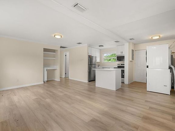 4th image of 4073 Nimons St