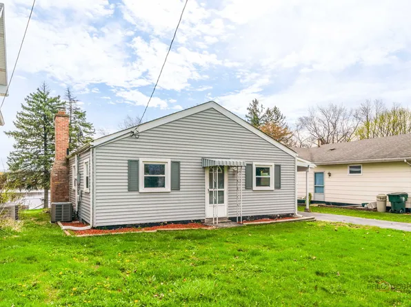 151 Lakewood Dr, Antioch, IL 60002