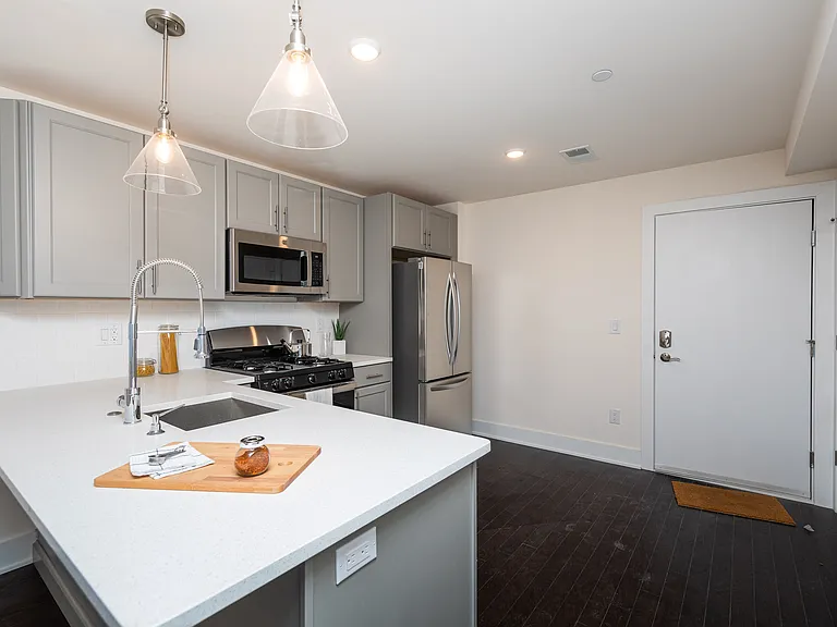 2445 N Front St #3 — Photo 3
