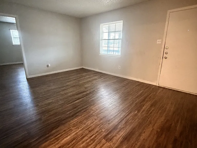 2106 Avenue K #4 — Photo 35