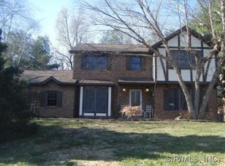 8 Saint Joseph Dr, Lebanon, IL 62254