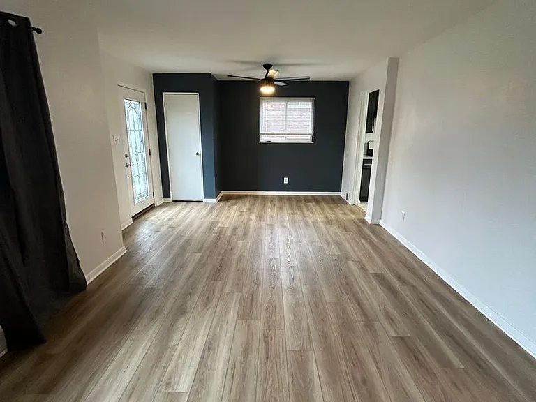 506 Crescent Boulevard Ext — Photo 12