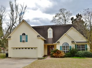 9724 Charlotte Armstrong Dr, Saint Francisville, LA 70775