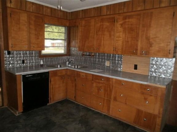 4th image of 115 Sycamore Ln