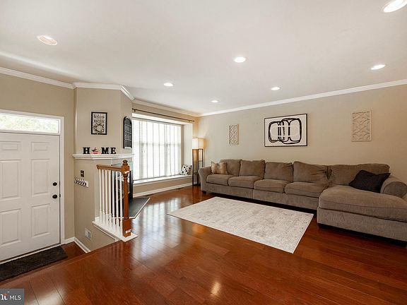 4th image of 305 Driftwood Ln