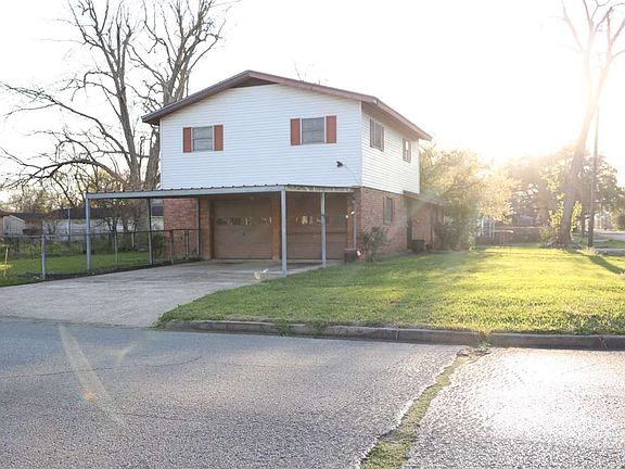 2nd image of 825 Church St