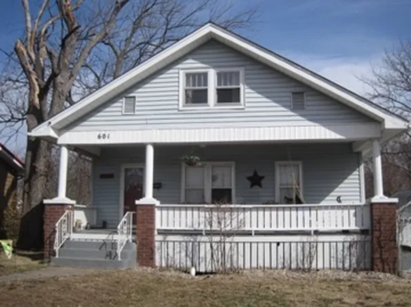 601 E Court St, Fairfield, IL 62837