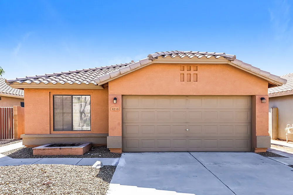 3 bed, 2.0 bath, 1491 sqft, $2,475 — Photo 1