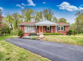 9027 Rock Forest Dr, Saint Louis, MO