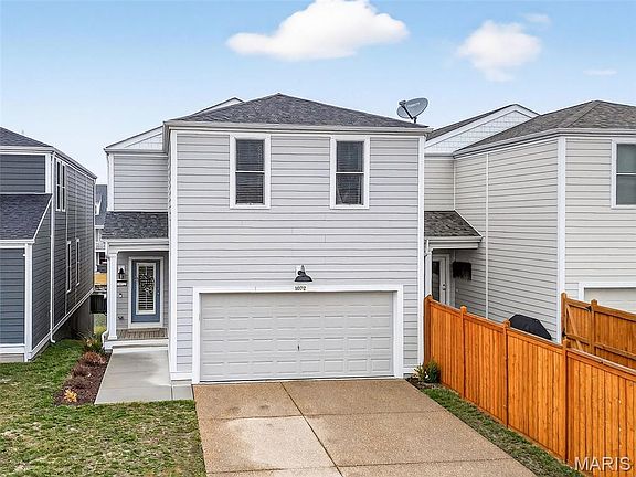 3rd image of 1072 Dyess Way