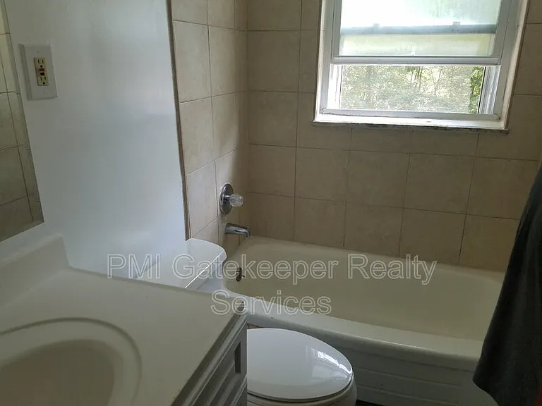 9128 Orangewood Dr — Photo 8