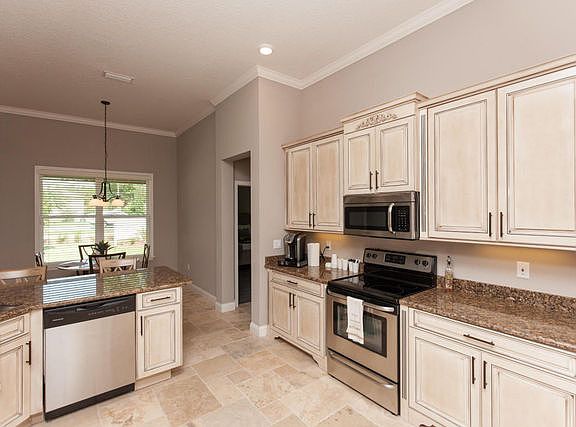 2nd image of 27 Lysander Ln