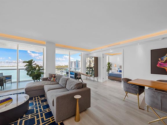 4th image of 10 Venetian Way APT 1702
