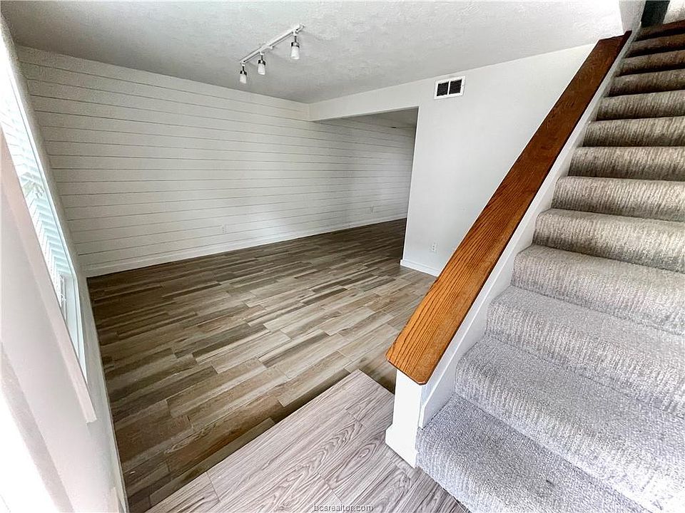 1st image of 502 1st St #1