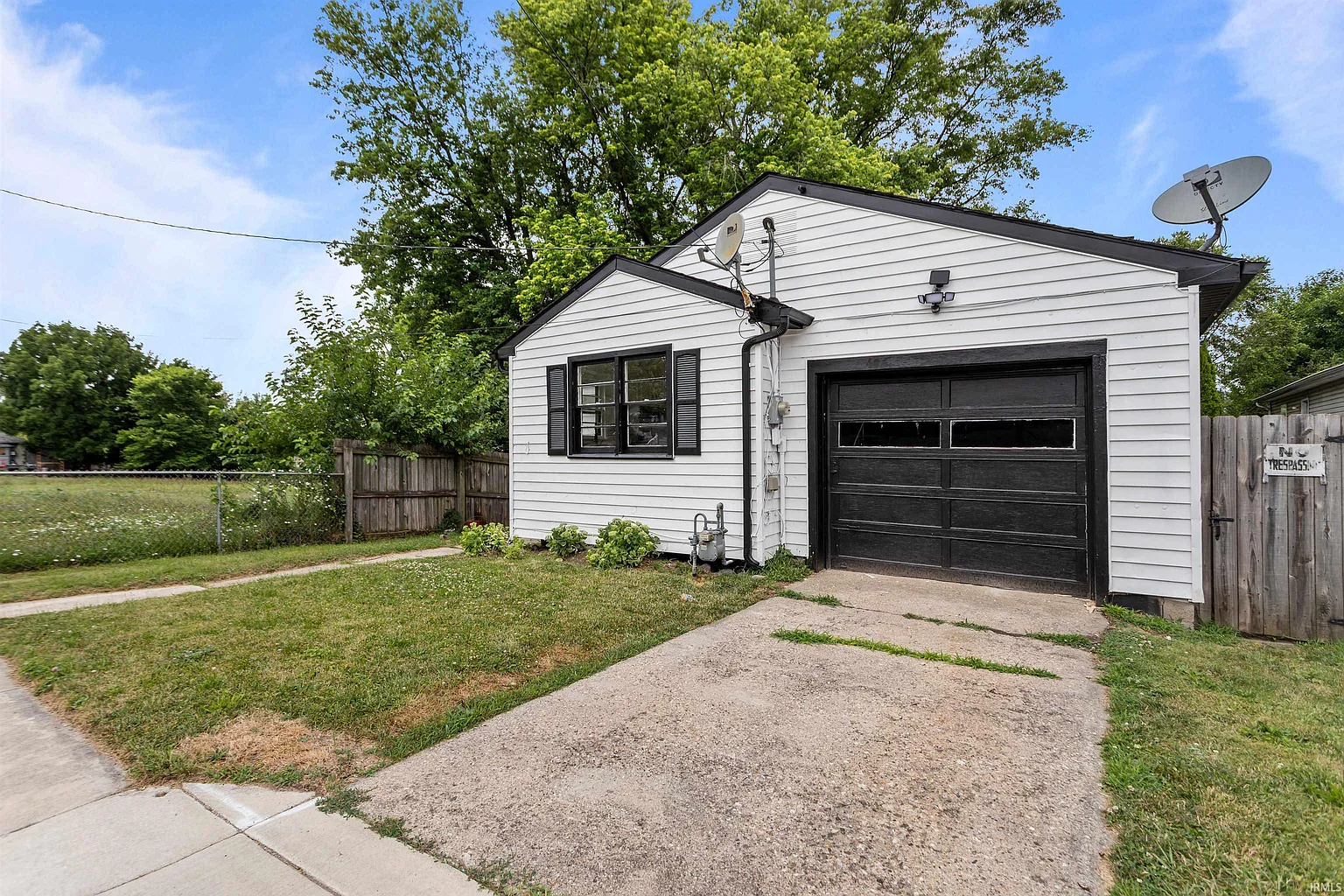 404 E Vaile Ave photo 1