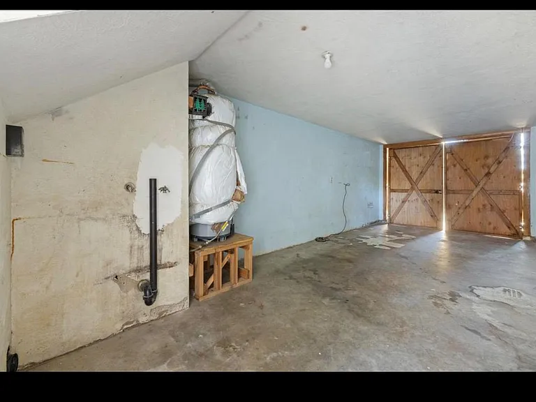 121 N Central Ave — Photo 15