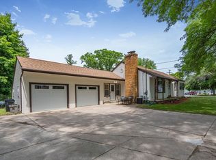321 Stratford Dr, Owosso, MI 48867