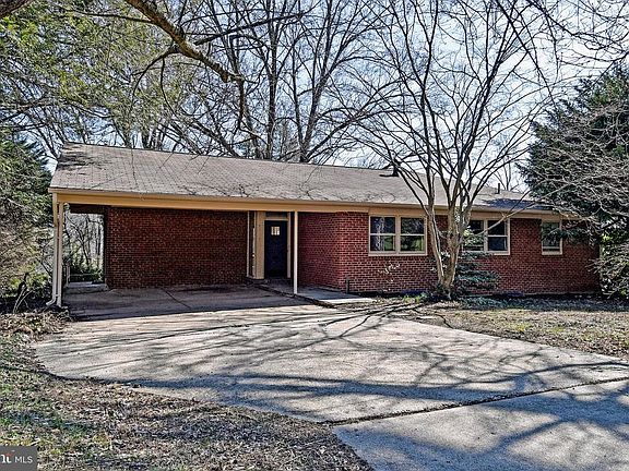 2nd image of 3117 Brooklawn Ter