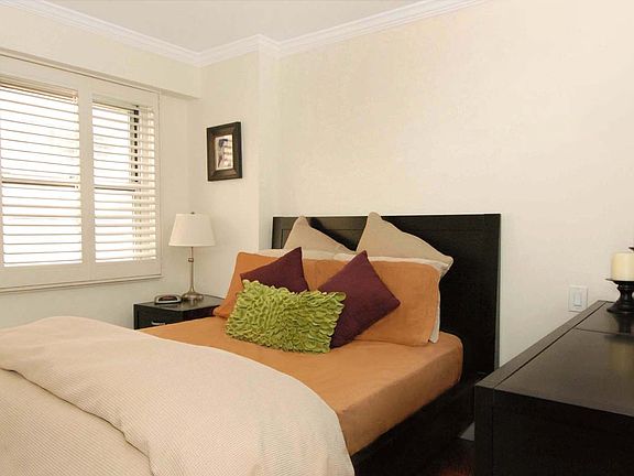 3rd image of 153 E 57th St APT 12A