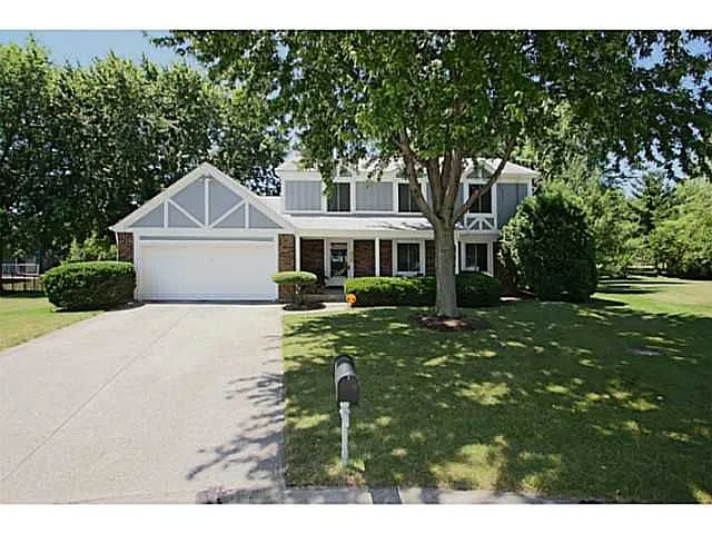 6635 Foxfire Ct photo 1