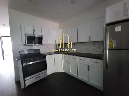 182 Ocean Ave Photo 1