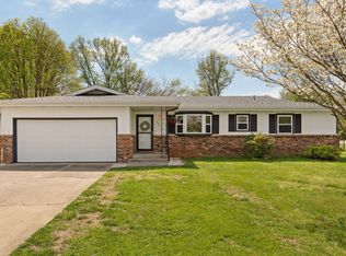 906 E Caravan Street, Springfield, MO 65803