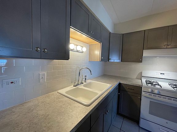 4th image of 12843 Gregory St