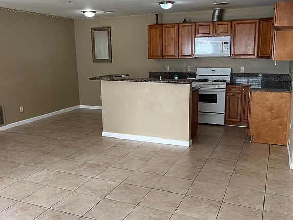 5th image of 13635 Verbena Dr APT A