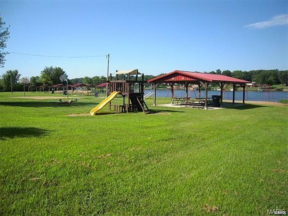 4th image of 2212 Lakeshore Dr