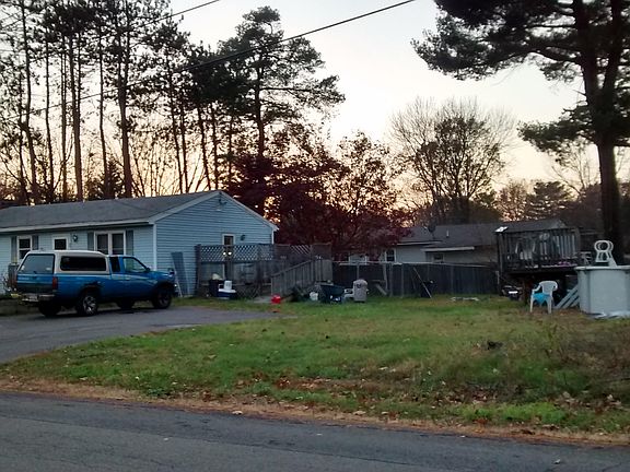3rd image of 27 Richard Ln